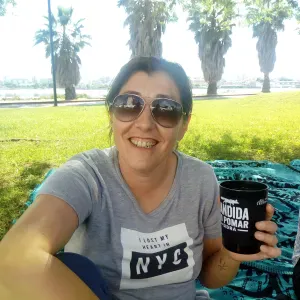 Recolho a sua roupa para passar a ferro  entrego em sua casa