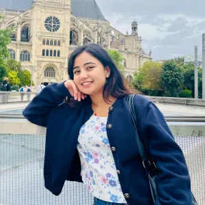 Experienced babysitter looking for a long term job !