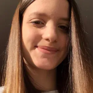 Baby-sitter expérimentée avec les petits et les plus grands