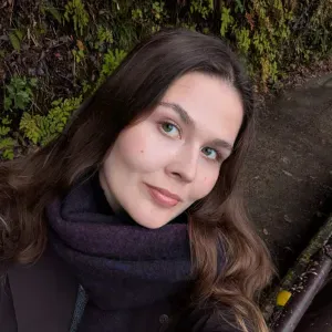 Experienced Online Tutor for English and French (B.A.)