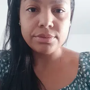 Empregada de limpeza responsável e pontual 