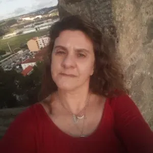 Cuido dos seus filhos.