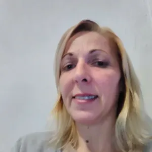 Procuro trabalho empregada doméstica