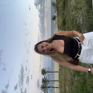 Maestra de educación infantil graduada en univeridad de vic