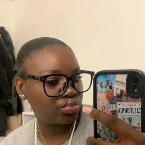 Baby-sitter expérimentée à Paris