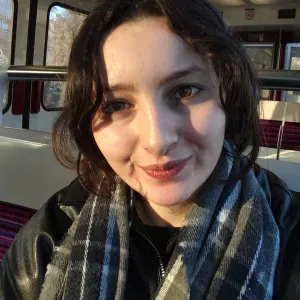 Étudiante donnant cours particuliers de français en IDF