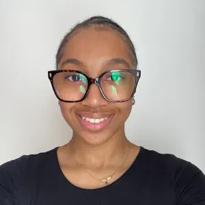 Baby-sitter à Colombes (92) mais possibilité de se déplacer 