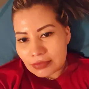 Salve sono jensy ho sperienza in curare anziani e ragazze 