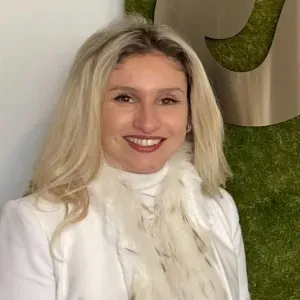 Baby-sitter expérimentée, à votre service !