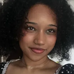 Baby-sitter avec 3 ans d'expérience autour de Meaux