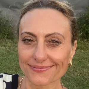 Experienced bilingual nanny based in France