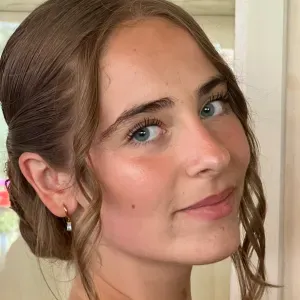 Baby-sitter sérieuse et attentionnée