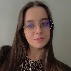 Baby-sitter sérieuse et disponible