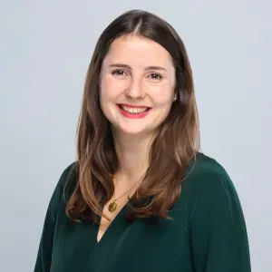 Je cherche une baby-sitter à domicile