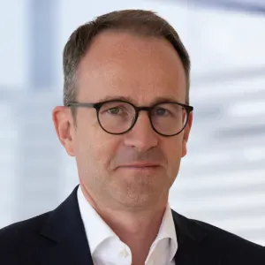 ménage/nounou, housekeeper/nanny