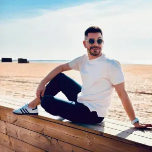 Oferta de emprego para uma empregada doméstica em Torres...