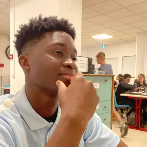 Ex baby-sitter intermédiaire à Poitiers