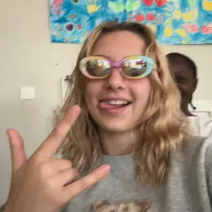 Baby-sitter fun et bienveillante 