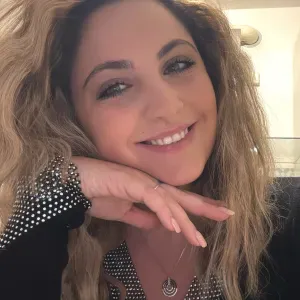 Addetta allo stiro a mio domicilio 