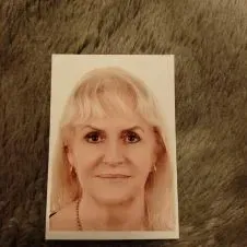 Szukam pracy w charakterze piekunki osób starszych.