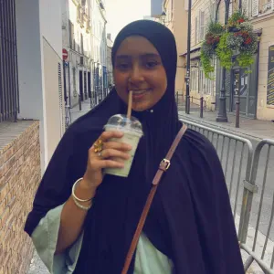 Bayb-sitter ayant effectuer un stage en maternelle 