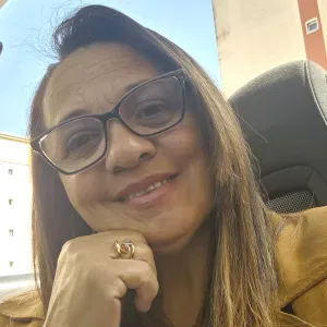 Babysitter com experiência e muito dedicada 