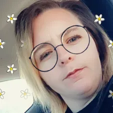 Je suis une nounou de 27 ans avec 6 ans d expérience