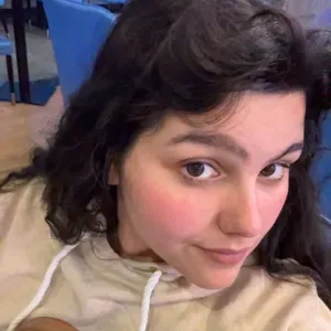 Femme, garde d'animaux et services divers