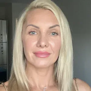 Femme de ménage à Paris avec plus de 10 ans d'expérience