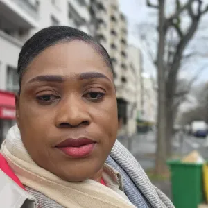 Baby Sister expérimentée avec des preuves 