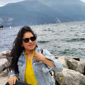 Addetta alle pulizie, responsabile ed onestà