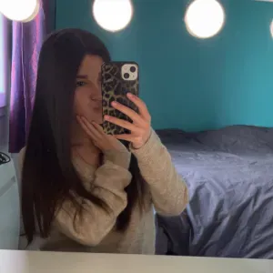 Baby-sitter expérimentée à Croismare