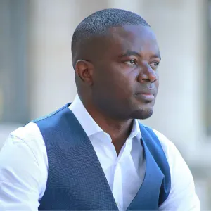 Je recherche une baby-sitter