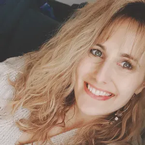 Disponible pour des balades et des visites à domicile 