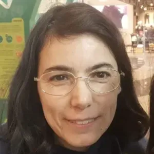 Empregada doméstica responsável na Maia