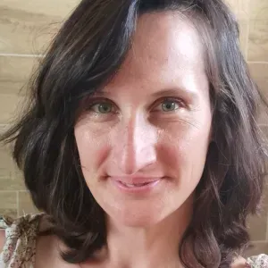 Je cherche une nounou pour garder mes 3 enfants 