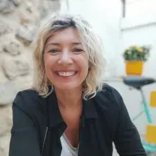 Baby Sitter sympa, souriante et de confiance !