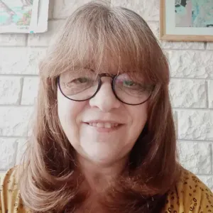 Femme de ménage , cuisinière, employée de maison 