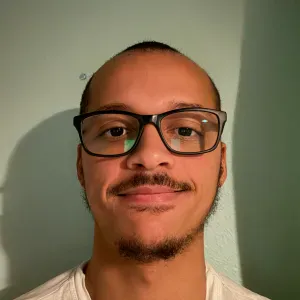 Baby-sitter expérimenté avec ma famille