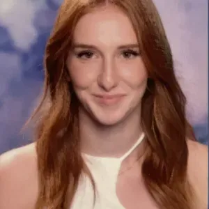 Baby-sitter disponible tout le mois d'août pour vos enfants 