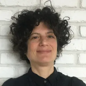 Laureata in lettere impartisce ripetizioni a Milano