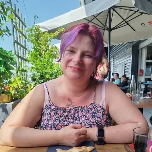 Besoin baby-sitter les midis en juin