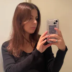 Baby-sitter sérieuse et disponible à Menton 