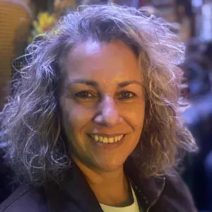 Cuidadora compassiva em Famalicão 