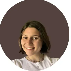 Baby-sitter sérieuse et qualifiée