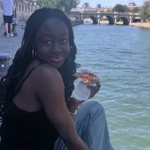 Étudiante expérimentée en français et anglais 
