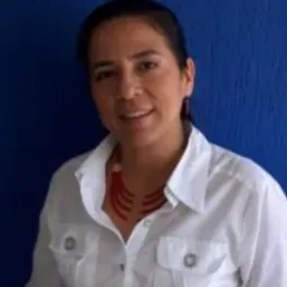 Cuidadora de animales de compañia, perros, gatos.