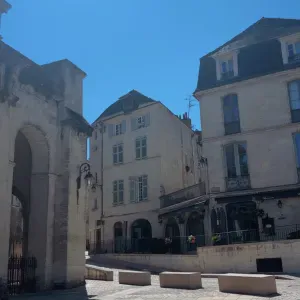 Je reherche une baby sitter