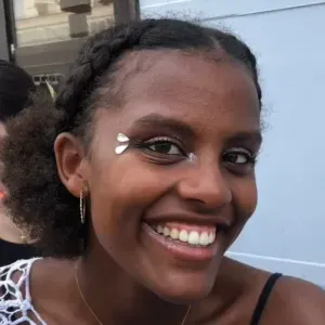 Baby-Sitter Etudiante sur Nanterre