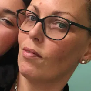 Femme de ménage responsable à deuil la barre 